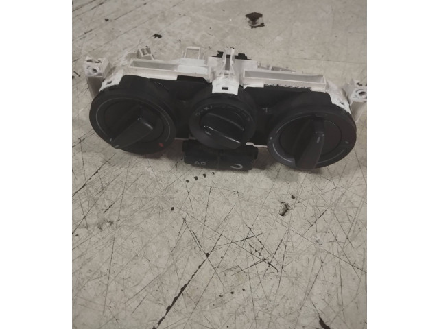 Блок управления климат-контролем Skoda Octavia Mk1 (1U)