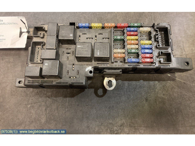 Блок предохранителей    8645364   Volvo V70