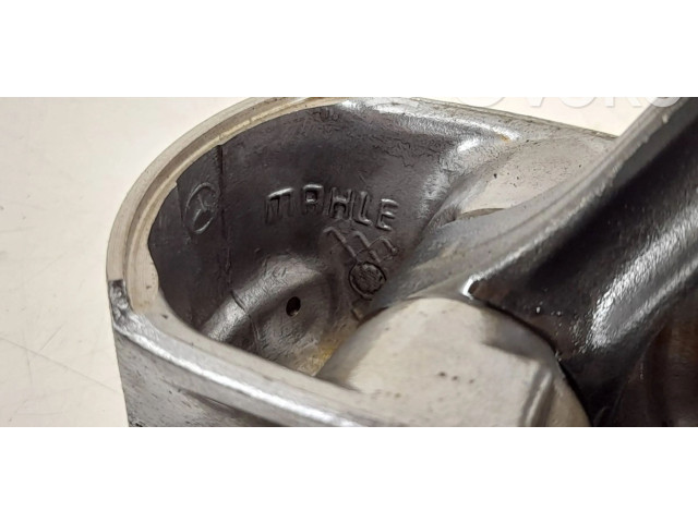 Píst 2730300620, 2730300820 Mercedes-Benz R W251 M 272.967