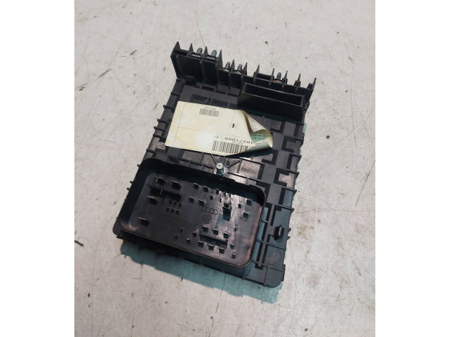   Pojistková skříňka 1K0937821D, 2K1937535K   Volkswagen Caddy 2007