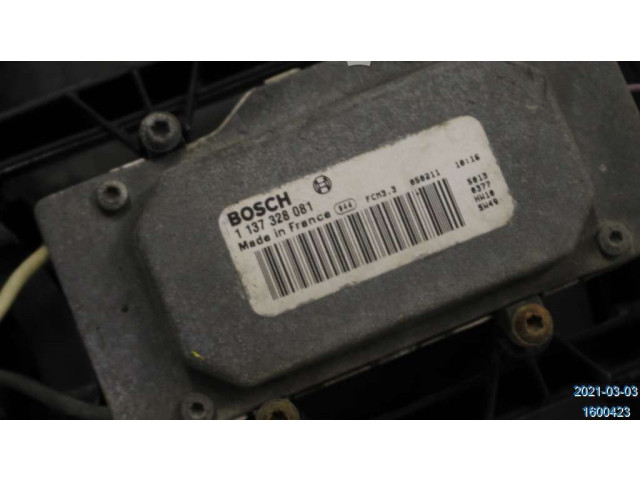 Электрический вентилятор радиаторов  30680512   Volvo V70 