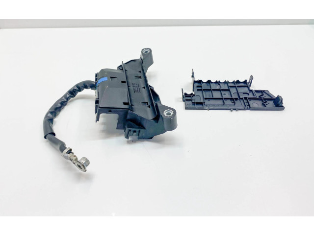   Pojistková skříňka A2305450403, A2305450801   Mercedes-Benz SL R230 2008