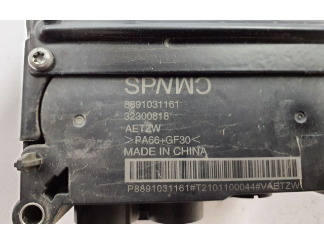 Блок управления 32300818 Volvo XC40