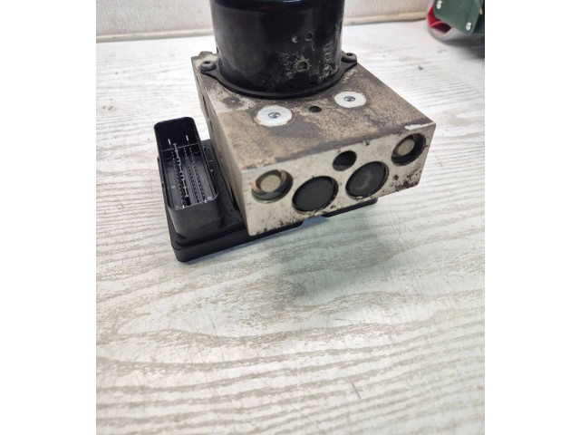 Блок АБС 8671224, 5WK84002 Volvo V70 2000 - 2004 года