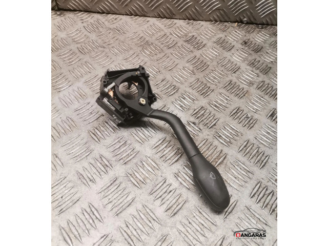 Ручка стеклоочистителей    Volkswagen PASSAT B4