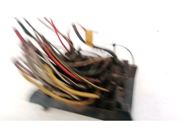 Pojistková skříňka Mercedes-Benz W123 1977