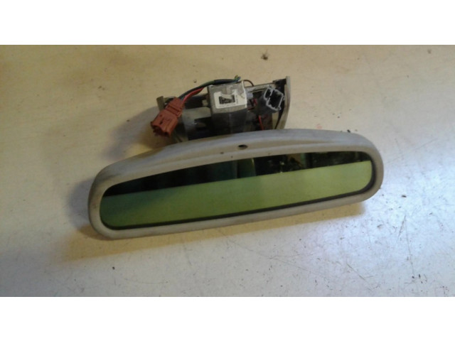 Зеркало заднего вида (в салоне)