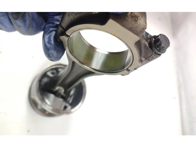 Поршень с шатуном DDY Skoda Octavia Mk3 (5E)