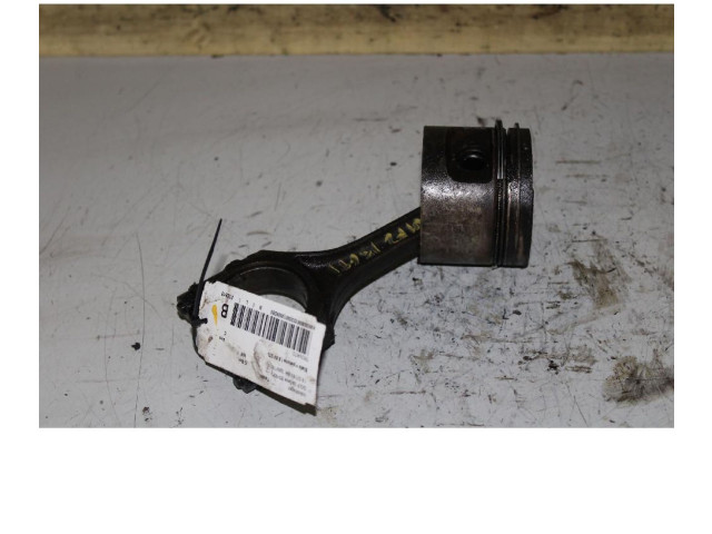 Поршень с шатуном Volkswagen Golf II