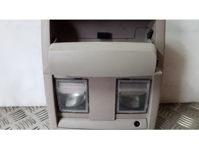 Фонарь освещения передних мест