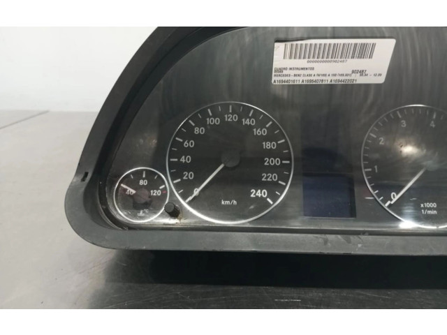 Панель приборов    Mercedes-Benz A W169       