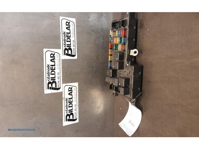 Блок предохранителей 9452993 Volvo V70