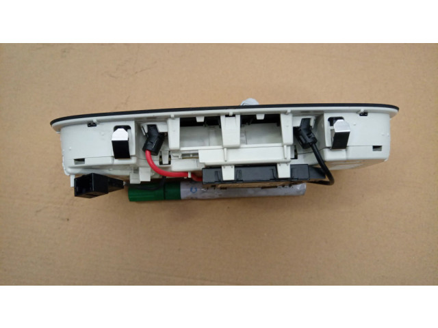 Фонарь освещения передних мест