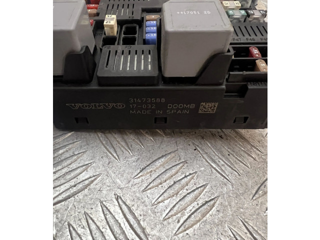 Блок предохранителей 31473588   Volvo XC90    