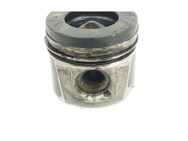 Píst 95517816, 4407965 Opel Vivaro