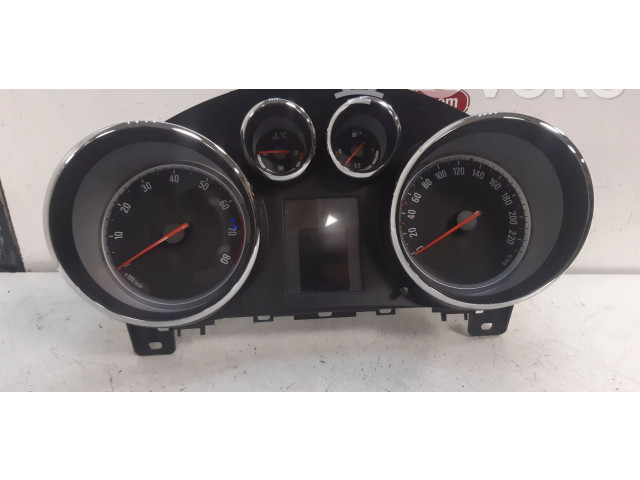 Панель приборов 13346196 Opel Meriva B