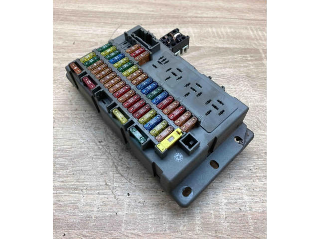 Блок предохранителей 518174701, YQE000050 Rover 75