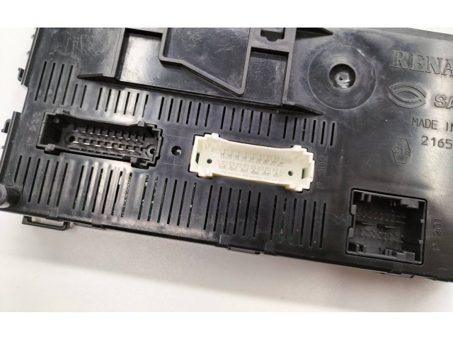 Pojistková skříňka Řídící jednotka BSM P8200621762, 281180842A   Renault Clio III 2007
