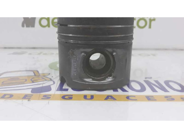 Píst 11257803033 BMW 1 E81 E87 2.0