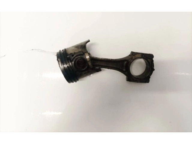 Поршень с шатуном Mazda 626