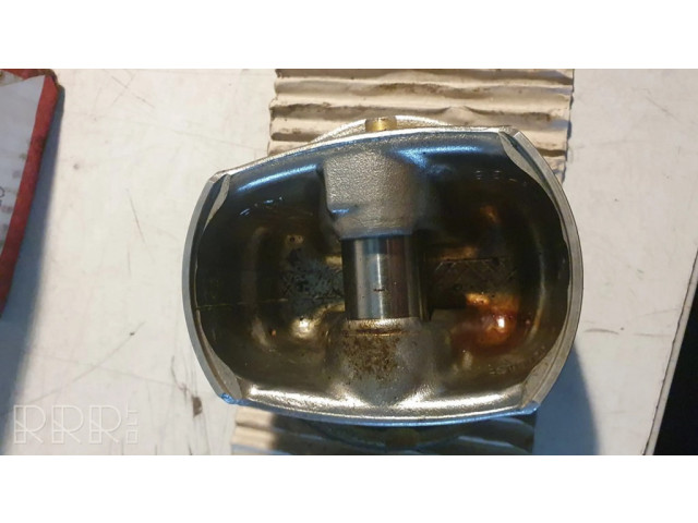 Píst 8370B Mercedes-Benz ML W164 pro naftový motor 3.0