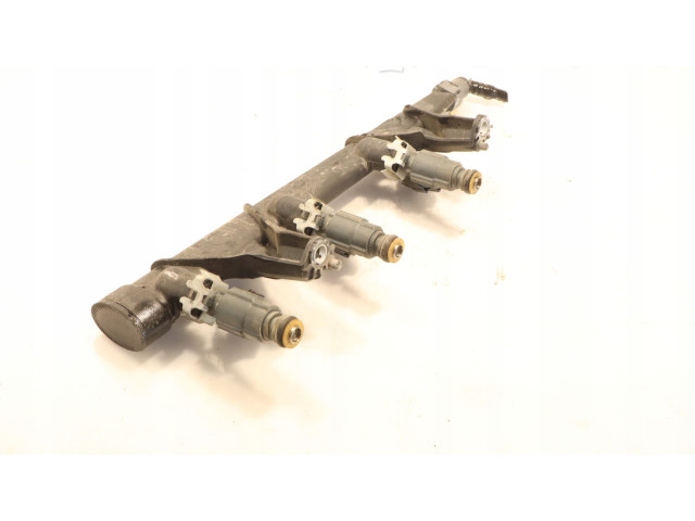 Vstřikovací lišta    Peugeot 301     