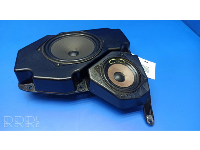 Громкоговоритель (громкоговорители) в передних дверях