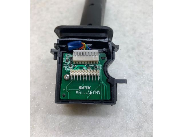 Ручка стеклоочистителей 30768100, 05W17J Volvo V70