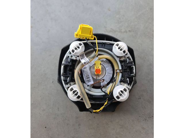 Подушка безопасности водителя 5K0880201Q   Volkswagen Touran II