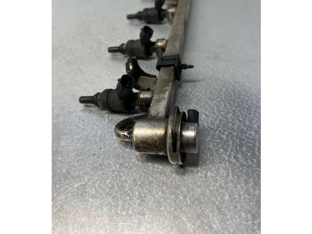 Топливная рампа 037906031AA, 037906031AA   Audi A3 S3 8L  