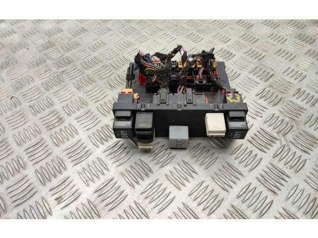 Блок предохранителей 8P0907279F Audi A3 S3 A3 Sportback 8P