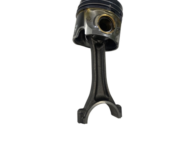  Поршень    Audi A3 S3 8P  