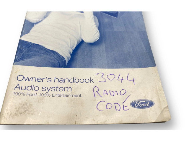 Радио/ проигрыватель CD/DVD / навигация