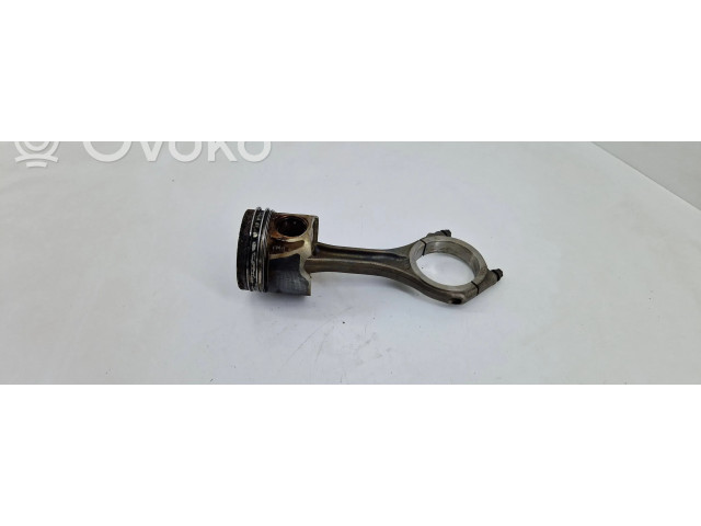 Píst Audi A4 S4 B9 pro naftový motor 3.0 CRTC