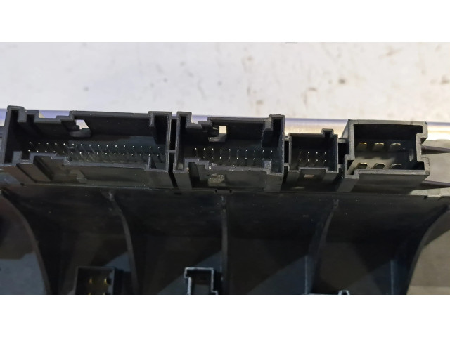 Pojistková skříňka A2305450832, 05045117 Mercedes-Benz SL R230 2010