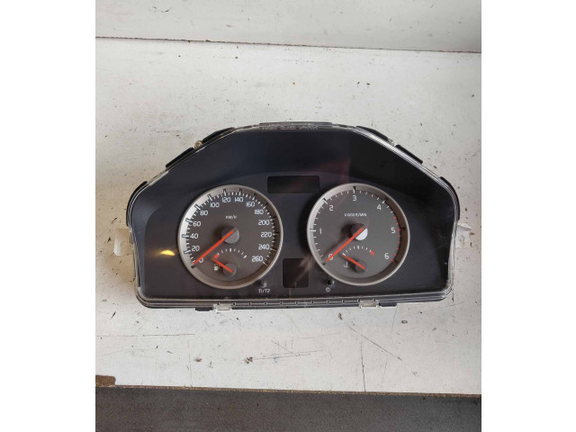 Панель приборов 30710071   Volvo V70       