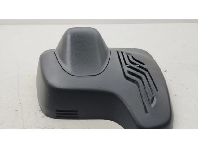 Другая деталь салона