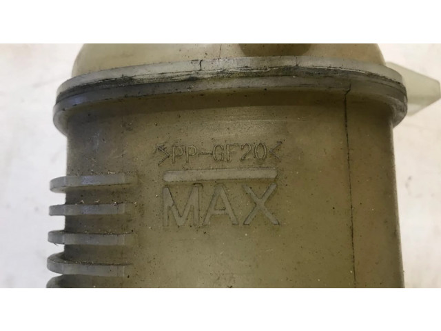 Расширительный бачок охлаждающей жидкости