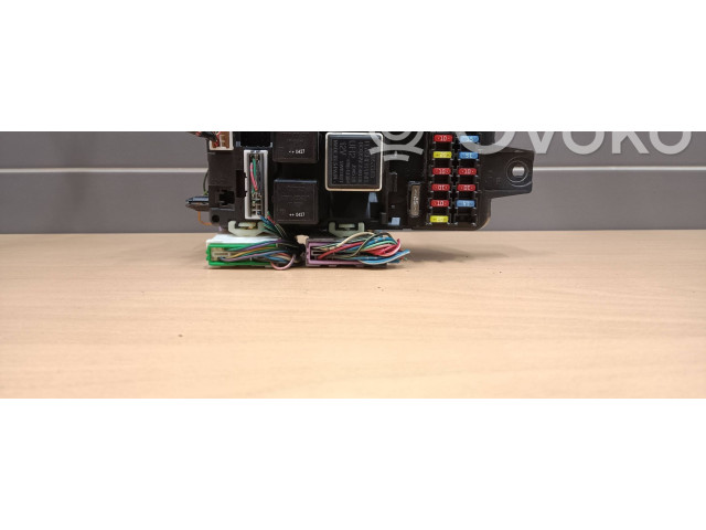 Блок предохранителей MB953355 Mitsubishi Carisma