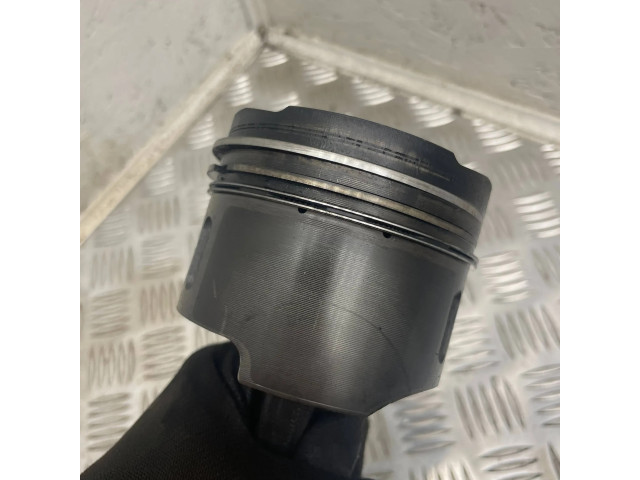  Поршень с шатуном    Jeep Grand Cherokee (WJ) для дизельного двигателя 2.7