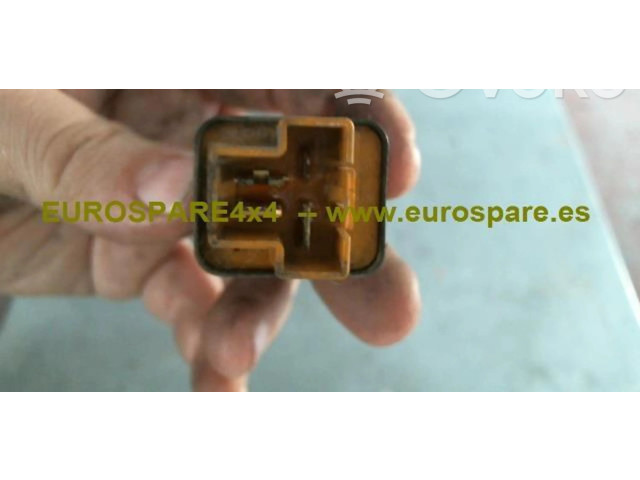 Блок предохранителей MD113566 Mitsubishi Montero