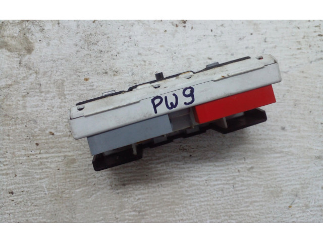 Дисплей    P8200028364A   Renault Scenic I