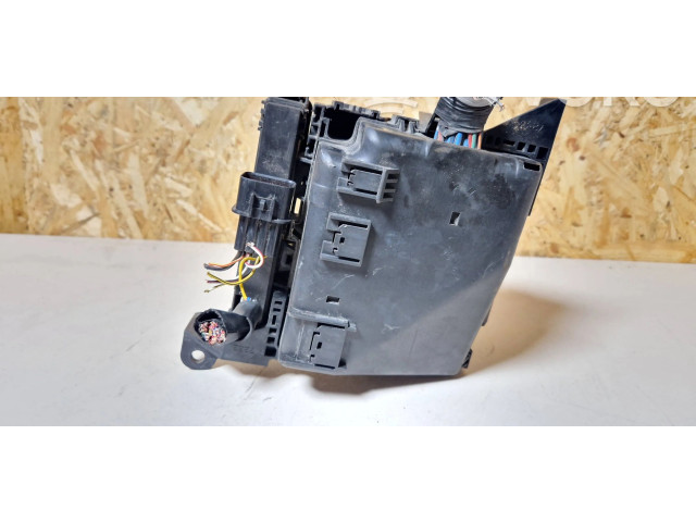 Блок предохранителей Mn124324 Mitsubishi Outlander