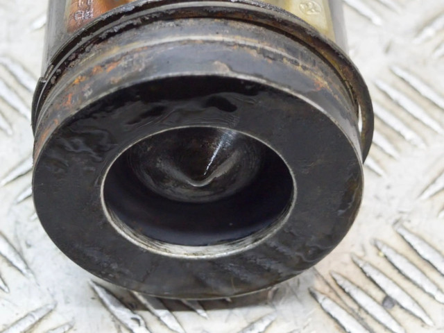 Píst 8508023, 8598757 BMW 5 G30 G31 pro naftový motor 3.0 B57 D30 A