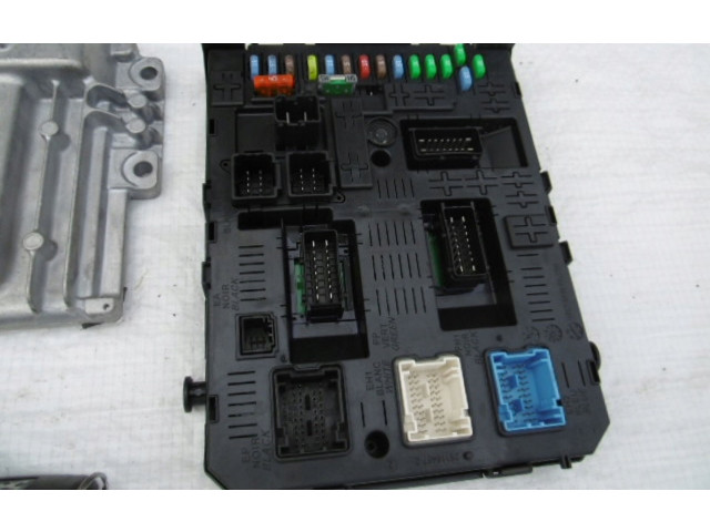 Řídící jednotka 9667082380 Peugeot RCZ 2011