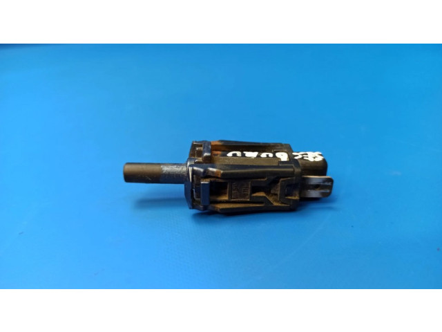 Передний датчик открытия / закрытия двери (крыло)