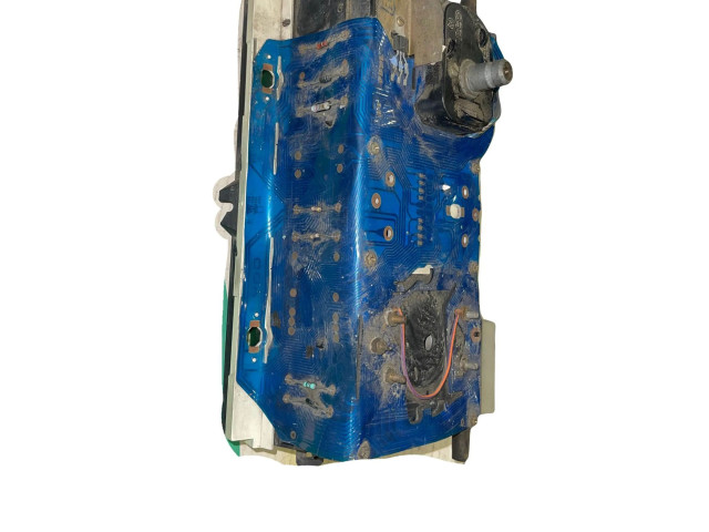 Панель приборов    Volkswagen Golf II       