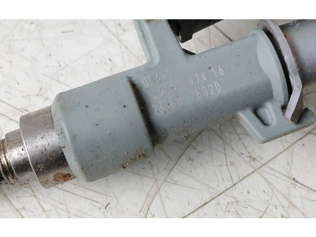 Vstřikovač 2325025020, 8212533220C Toyota RAV 4 (XA50) A25A-FXS