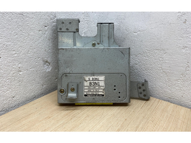 Řídící jednotka B3N118881A, MECSJ402 Mazda 121 1993