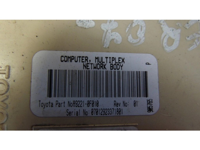 Блок предохранителей 89221-0F010 Toyota Corolla Verso E121